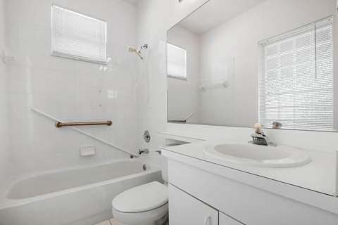 527 NW Portofino Lane, Port St. Lucie FL - photo 13 of 25