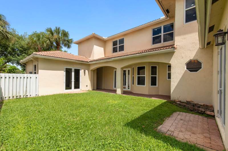 5 bedroom Single Family Residence at 2731 SW 130th Terrace, Biltmore Estates, Miramar — photo 4