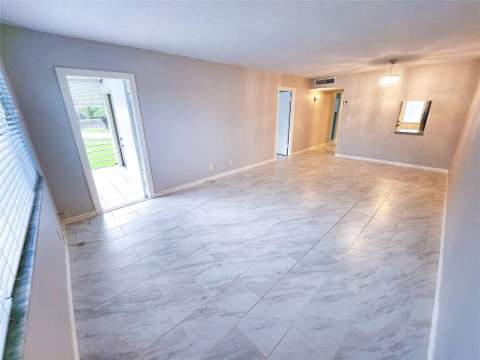 2300 Park Lane #216, Hollywood FL - photo 6 of 35