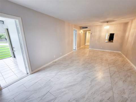 2300 Park Lane #216, Hollywood FL - photo 7 of 35