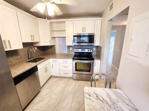 2300 Park Lane #216, Hollywood FL - photo 12 of 35