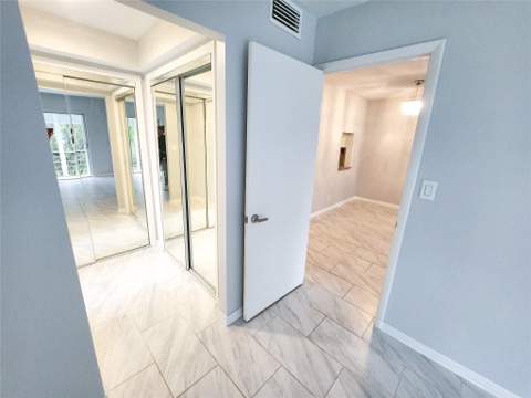 2300 Park Lane #216, Hollywood FL - photo 17 of 35