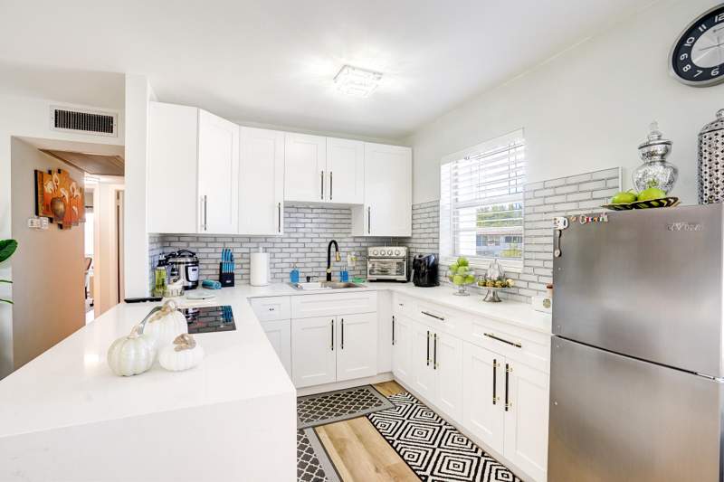 2 bedroom Condominium at 203 S Windsor I #203, Windsor Condos, West Palm Beach — photo 2