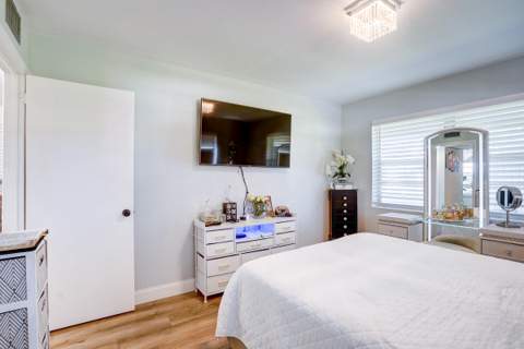 203 S Windsor I #203, West Palm Beach FL - photo 18 of 58