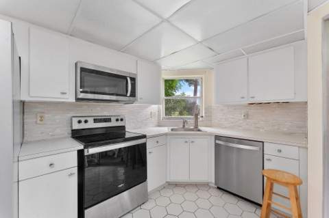 3593 Birdie Drive #104, Lake Worth FL - photo 10 of 39
