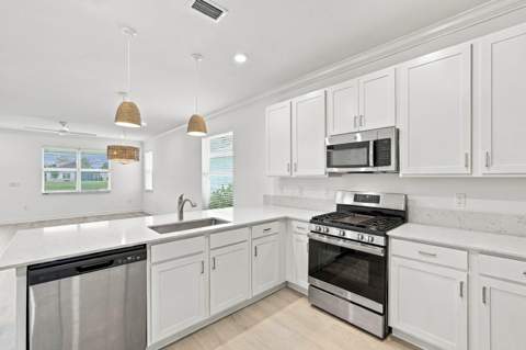791 SE Woodbine Road, Port St. Lucie FL - photo 10 of 54
