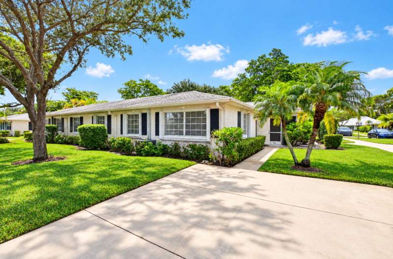2 bedroom Villa at 10128 S 44th Drive #370, Limetree Condo, Boynton Beach — photo 2