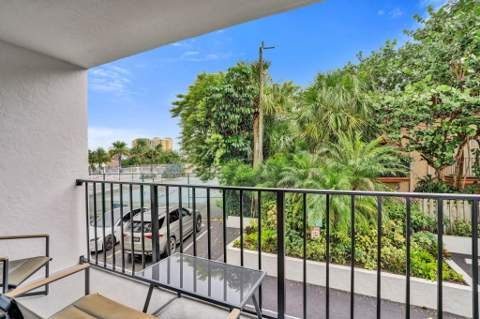 1009 N Ocean Boulevard #207, Pompano Beach FL - photo 23 of 35
