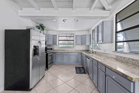 1425 NE 4th Court, Boca Raton FL - photo 24 of 66