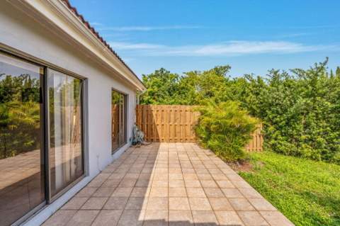 1425 NE 4th Court, Boca Raton FL - photo 6 of 66
