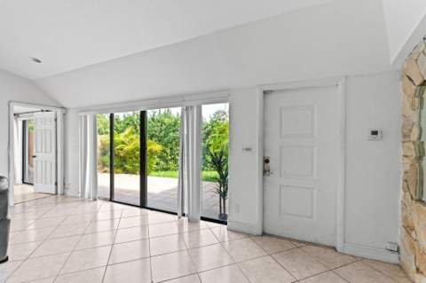 1425 NE 4th Court, Boca Raton FL - photo 8 of 66