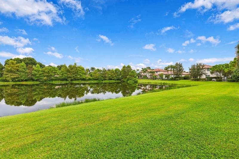 4 bedroom Single Family Residence at 6854 Langdon Way, Abbington Pud, Lake Worth — photo 5