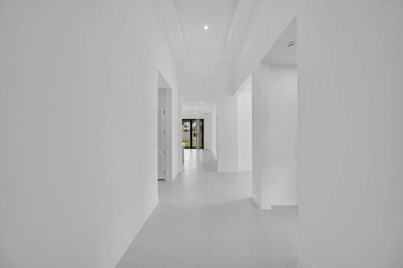 4 bedroom Single Family Residence at 9528 St. Germain Drive, Avenir / L'Ambiance at Avenir, Palm Beach Gardens — photo 5