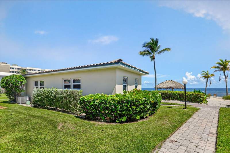 2 bedroom Villa at 1225 Hillsboro Mile #B2, Royal Flamingo Villas Beach Resort, Hillsboro Beach — photo 2