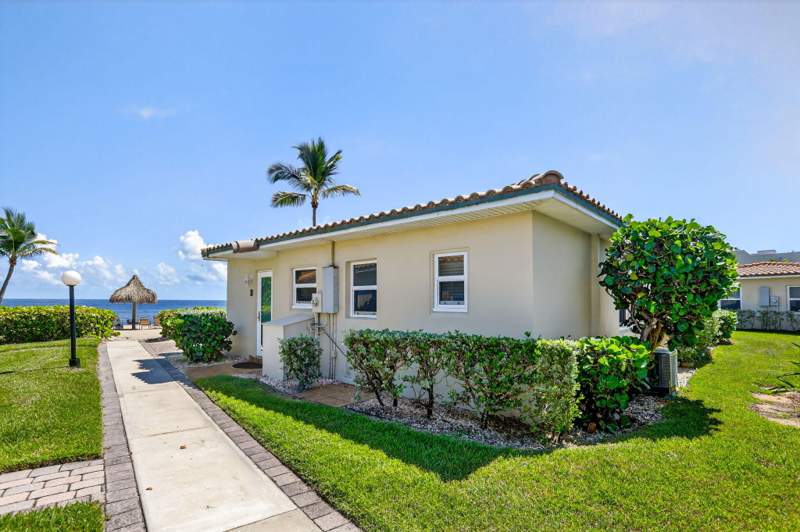 2 bedroom Villa at 1225 Hillsboro Mile #B2, Royal Flamingo Villas Beach Resort, Hillsboro Beach — photo 4