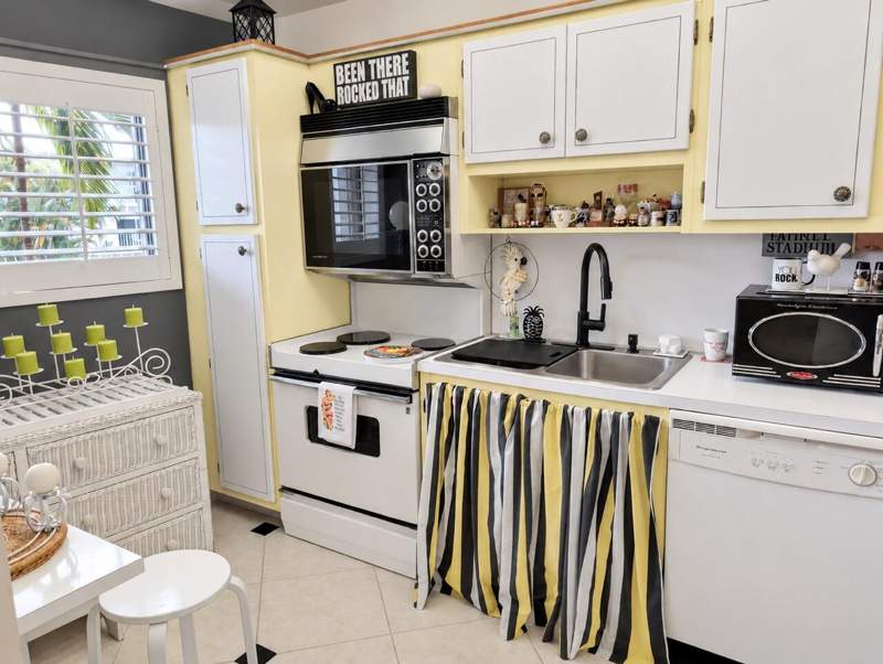 2 bedroom Condominium at 3605 S Ocean Boulevard #227, Southgate Condo, South Palm Beach — photo 4