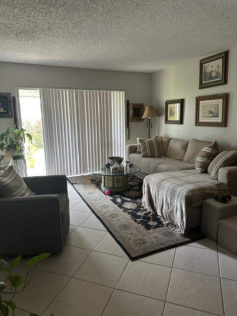 8875 Warwick Drive, Boca Raton FL - photo 8 of 12