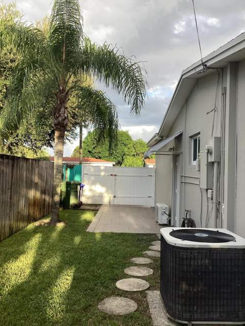720 SW 69th Avenue, Pembroke Pines FL - photo 21 of 27