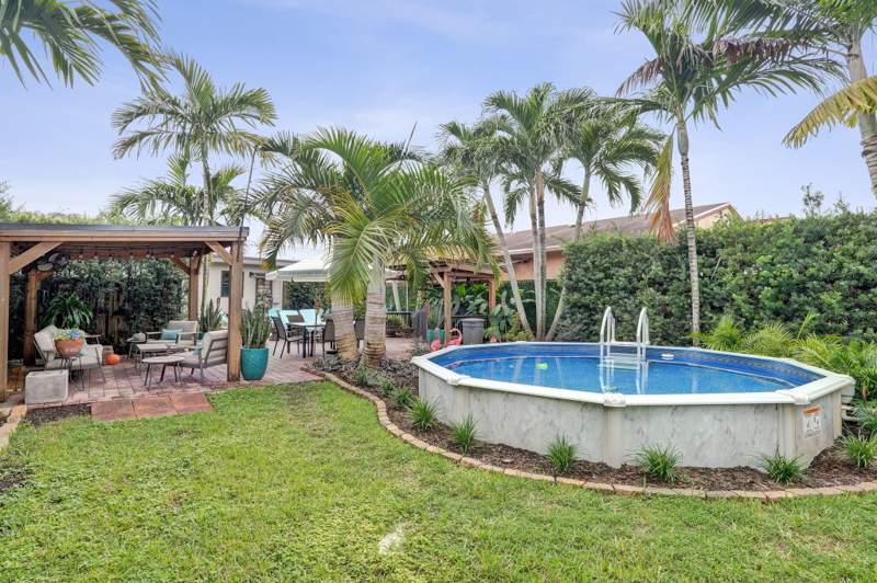 2 bedroom Single Family Residence at 800 N 59th Avenue #1-2, Hollywood Beach Gardens, Hollywood — photo 5