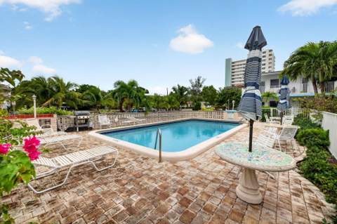 3232 Canal Drive, Pompano Beach FL - photo 8 of 54