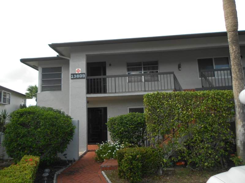 2 bedroom Condominium at 13809 Royal Palm Court #B, Palm Greens At Villa Del Ray Condo II, Delray Beach — photo 2