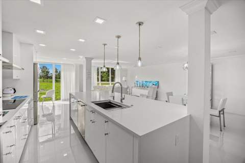 5390 Woodland Lakes Drive #105, Palm Beach Gardens FL - photo 14 of 40