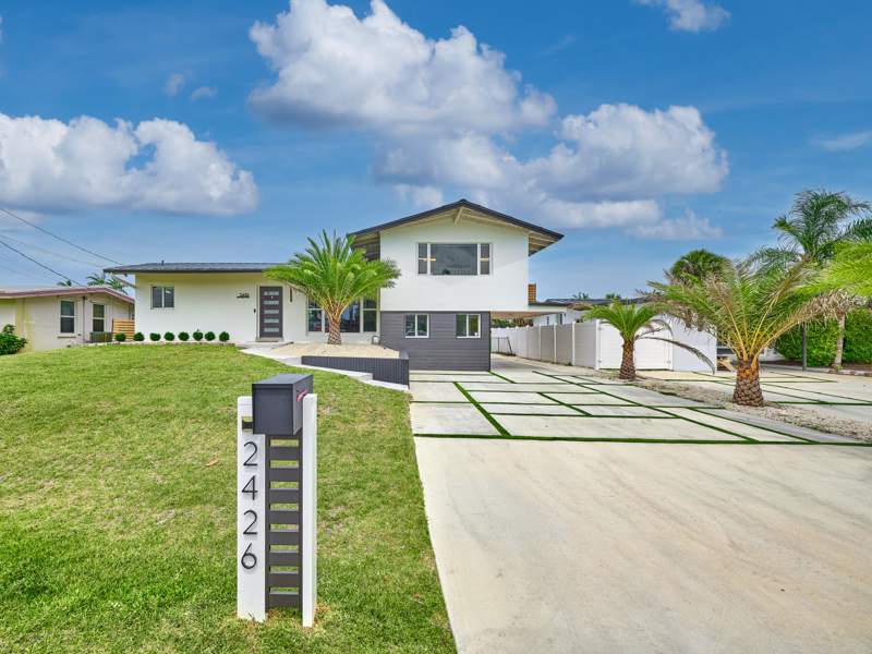 3 bedroom Single Family Residence at 2426 Key Largo Lane, Lauderdale Isles No 2-Blk 6, Fort Lauderdale — photo 2