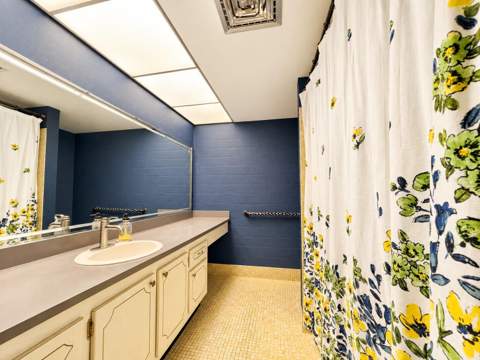 110 Wellington B, West Palm Beach FL - photo 8 of 19