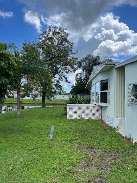 2 bedroom Manufactured Home at 7 La Paloma Lane, Spanish Lakes Riverfront, Port St. Lucie — photo 3