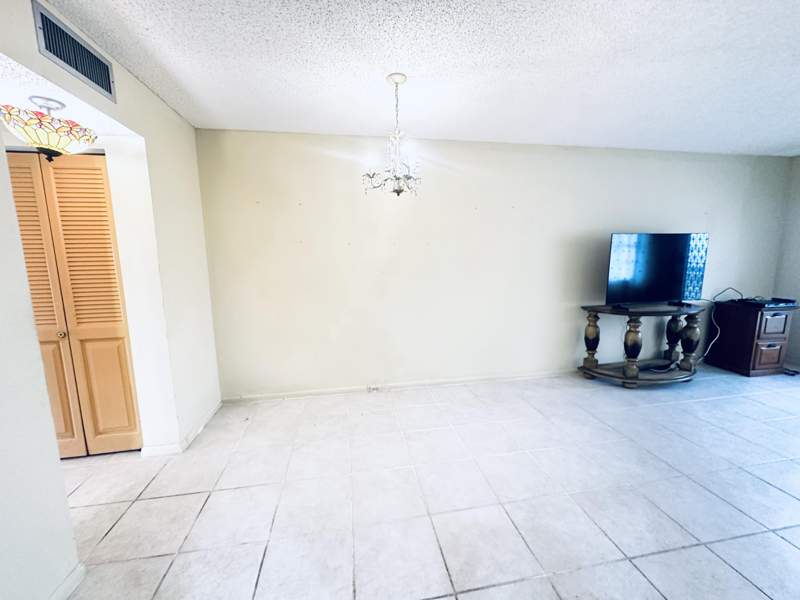 1 bedroom Condominium at 3005 Cambridge A, Cambridge A Condo, Deerfield Beach — photo 4