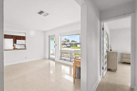 690 SE 5th Court, Pompano Beach FL - photo 13 of 45