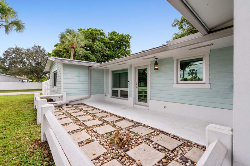 2 bedroom Single Family Residence at 690 SE 5th Court, Cypress Isles Estates 2nd Add, Pompano Beach — photo 5