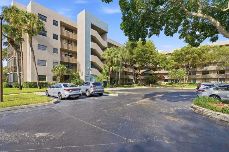 2 bedroom Condominium at 1000 Colony Point Circle #110, Colony Point 2 Condo, Pembroke Pines — photo 2