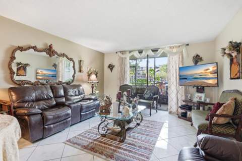 1000 Colony Point Circle #110, Pembroke Pines FL - photo 10 of 41