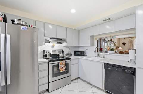 1000 Colony Point Circle #110, Pembroke Pines FL - photo 13 of 41