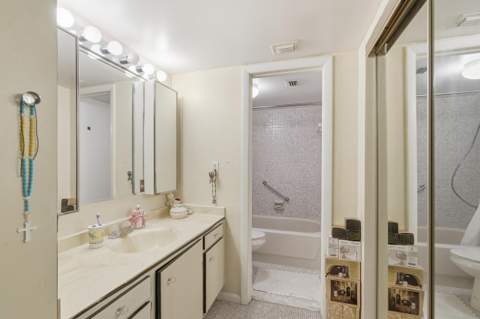 1000 Colony Point Circle #110, Pembroke Pines FL - photo 17 of 41