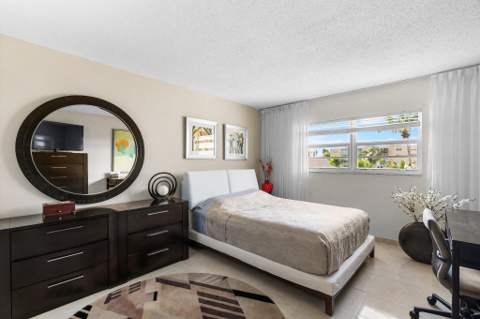202 SE 10th Street #205, Dania Beach FL - photo 9 of 23