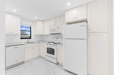 2440 Deer Creek Country Club Boulevard #307-C, Deerfield Beach FL - photo 8 of 43