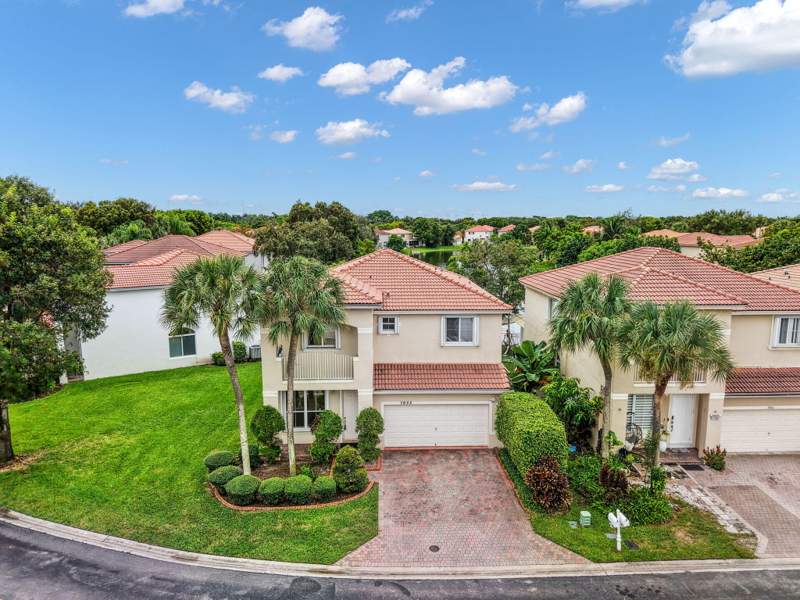 4 bedroom Single Family Residence at 7652 NW 23rd Street, Walnut Creek, Pembroke Pines — photo 3