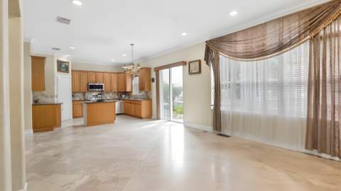 7652 NW 23rd Street, Pembroke Pines FL - photo 12 of 49