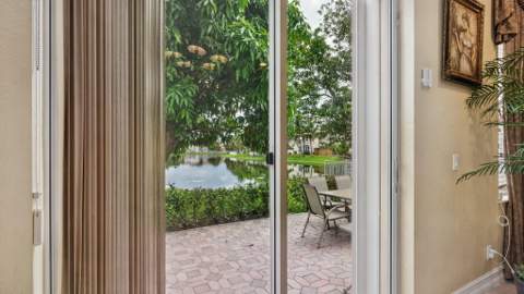 7652 NW 23rd Street, Pembroke Pines FL - photo 13 of 49