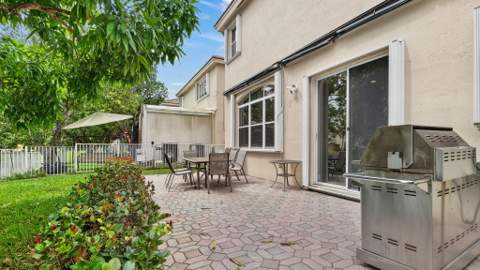 7652 NW 23rd Street, Pembroke Pines FL - photo 14 of 49