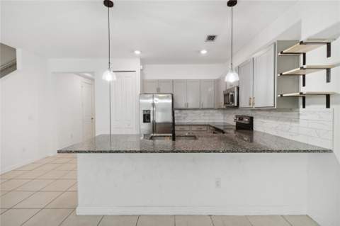 1002 Sweet Briar Lane, Riviera Beach FL - photo 10 of 38