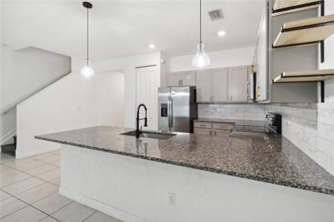 1002 Sweet Briar Lane, Riviera Beach FL - photo 11 of 38