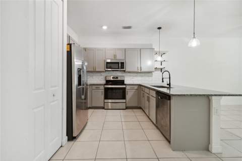 1002 Sweet Briar Lane, Riviera Beach FL - photo 14 of 38