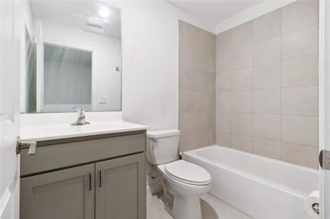 1002 Sweet Briar Lane, Riviera Beach FL - photo 20 of 38