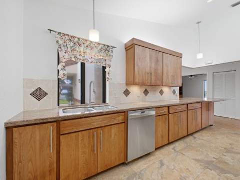 4803 Boxwood Circle, Boynton Beach FL - photo 12 of 46
