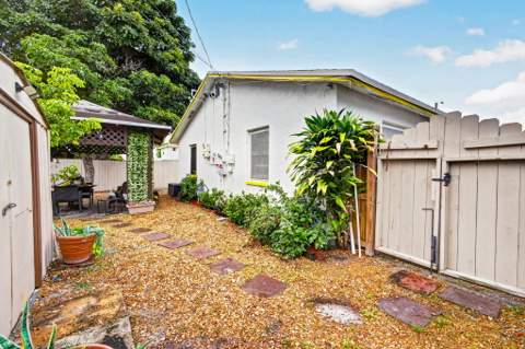 649 58th Street, West Palm Beach FL - photo 6 of 34