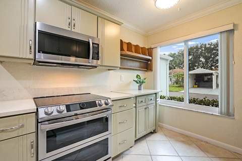 14726 Wildflower Lane, Delray Beach FL - photo 16 of 39