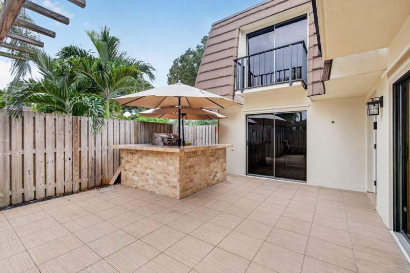 2 bedroom Townhouse at 2003 20th Lane, Garden Lakes And Garden Square Shops, Palm Beach Gardens — photo 5